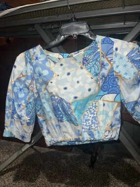 Patchwork Floral Cropped Blouse in Light Blue and White